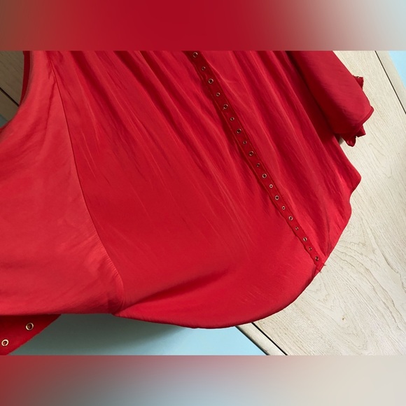 CHICOS Cherry Red Batwing Swing Blouse Grommet Accents Sz 3 XL - Picture 9 of 12